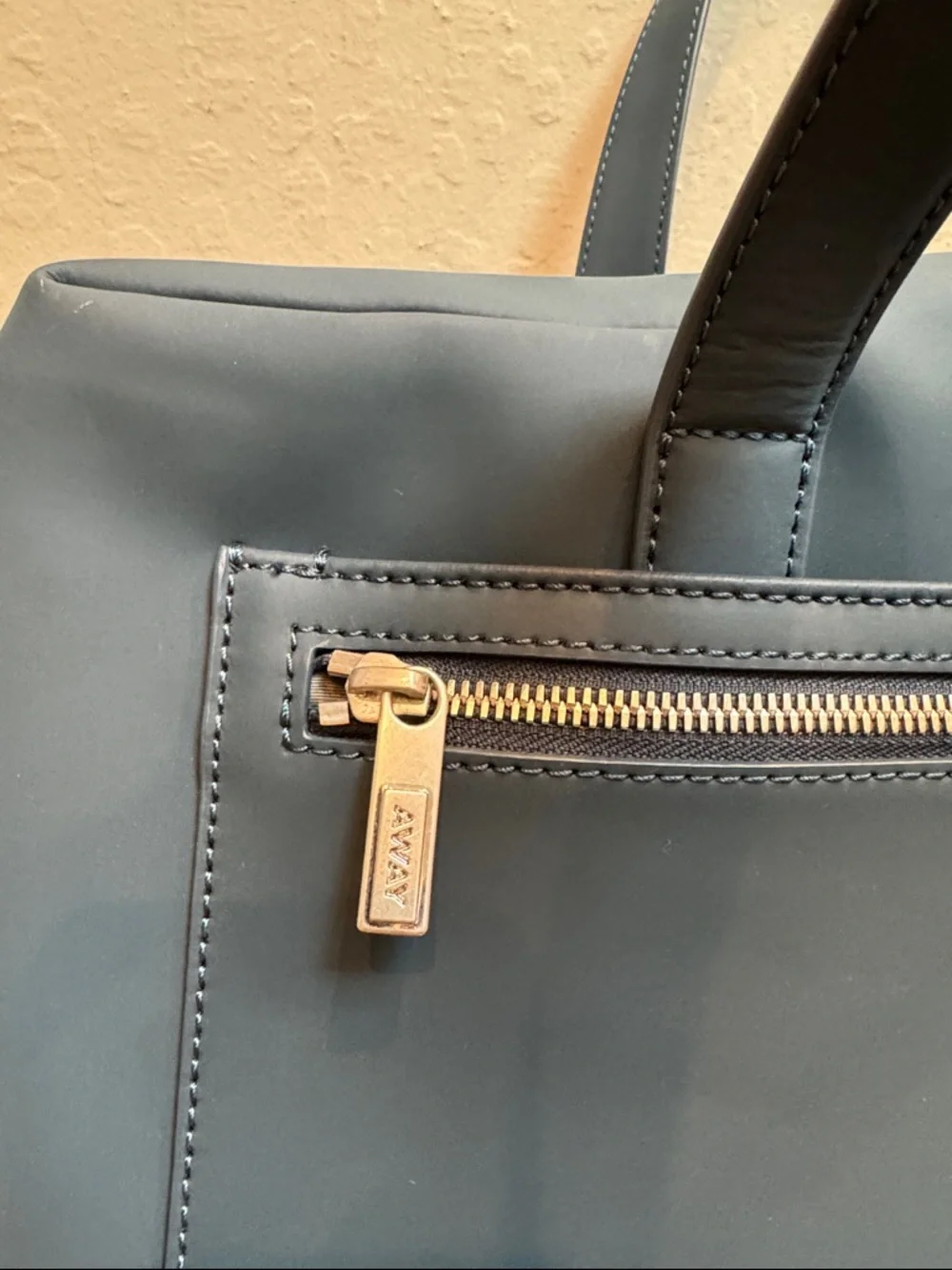 AWAY Everywhere Tote Bag/Carry-on Bag (The Original Bag) - Picture 4 of 9